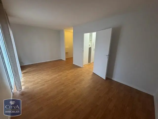 Photo 2 Appartement 1 pièce 28.96m²