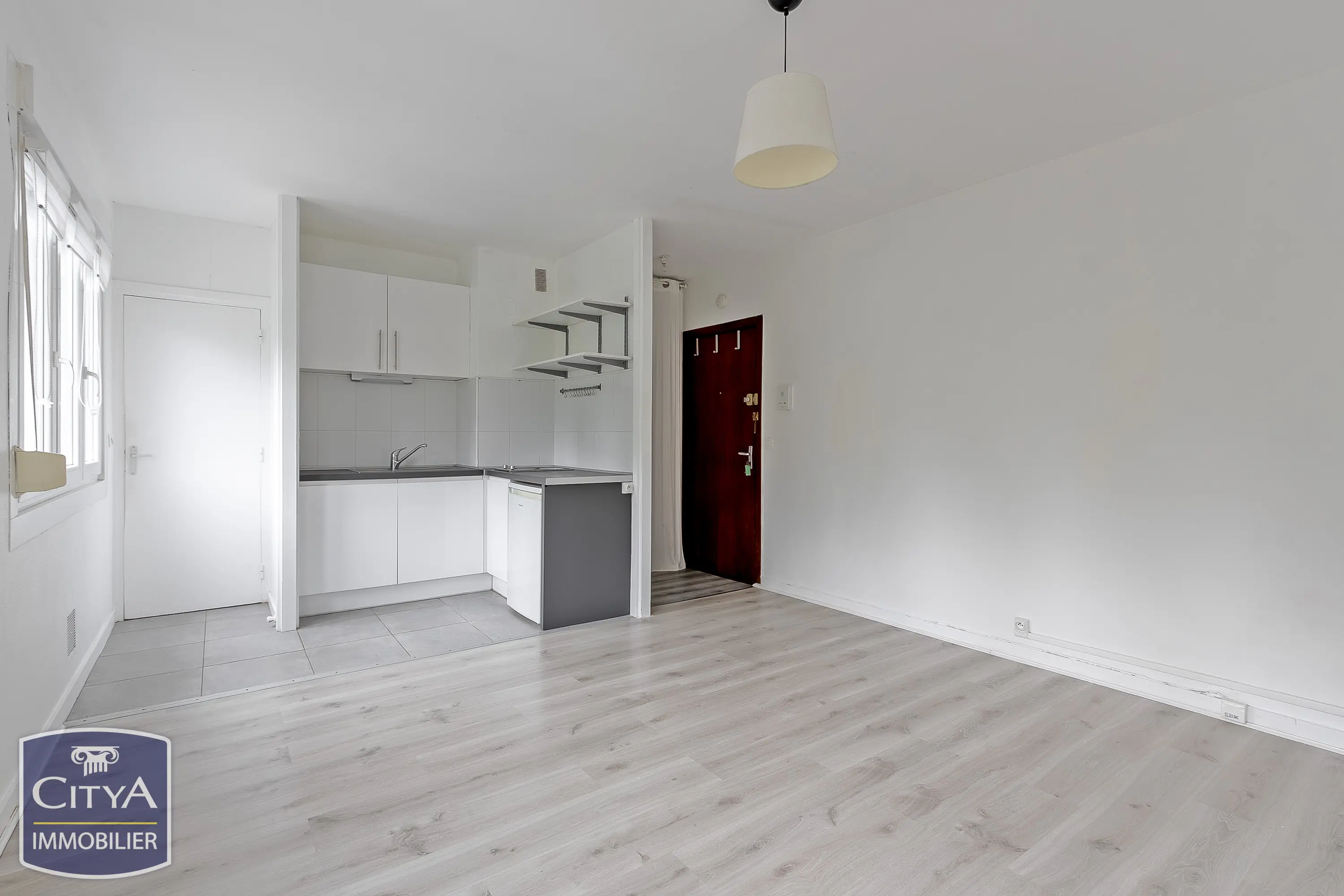 Photo 1 Appartement 1 pièce 24.5m²