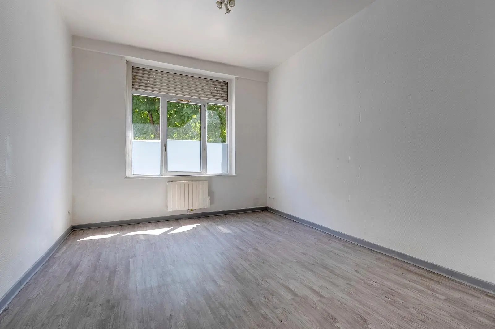 Photo 1 Appartement 1 pièce 27.32m²