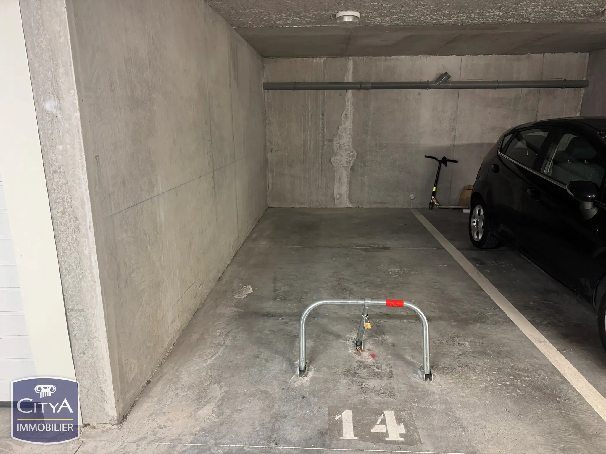 Photo 1 Parking
