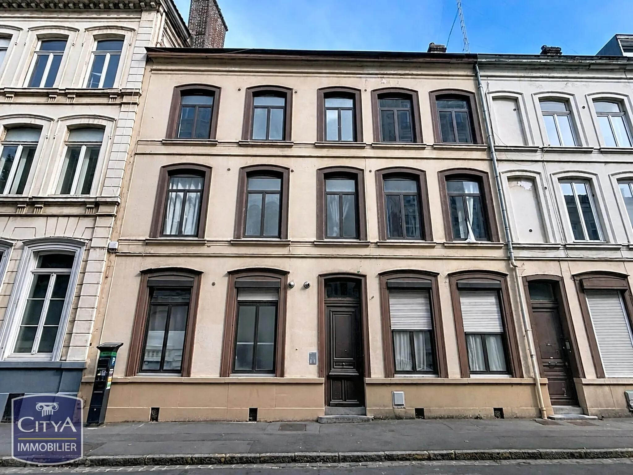 Photo 1 Immeuble 200m²