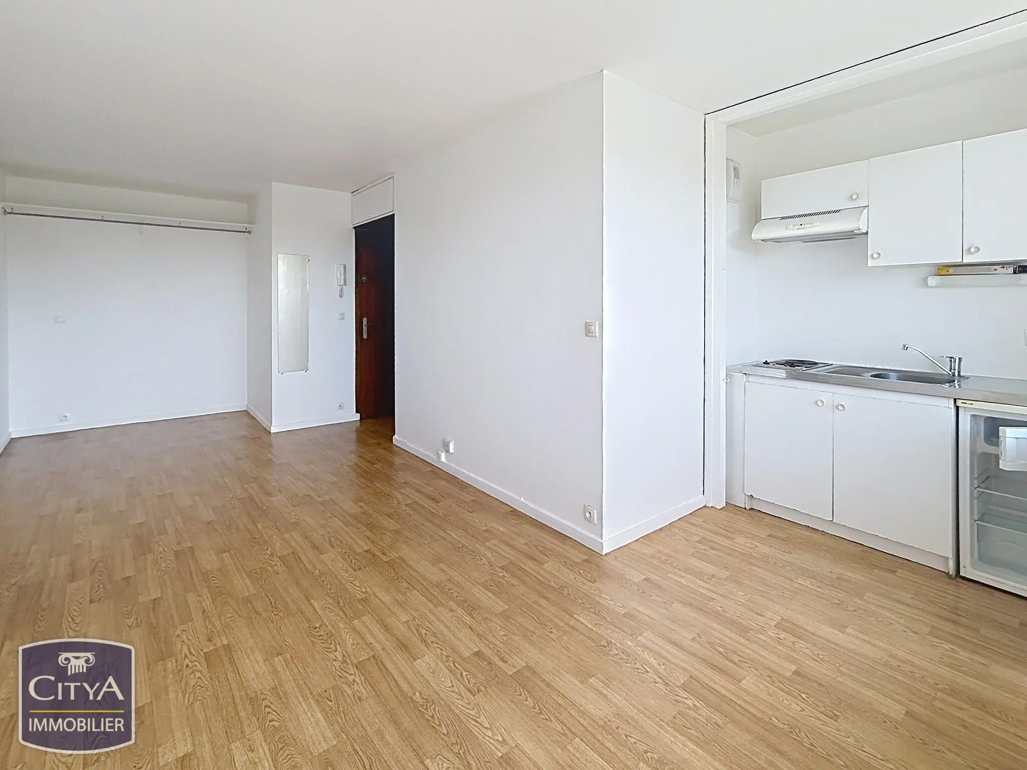 Photo 2 Appartement 1 pièce 27.04m²