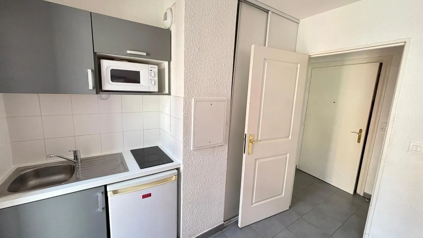 Photo 3 Appartement 1 pièce 16.35m²