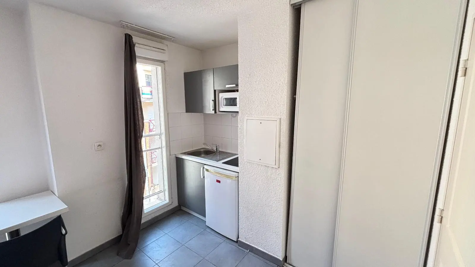 Photo 1 Appartement 1 pièce 16.35m²