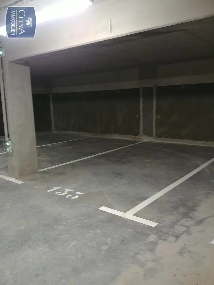 Photo 1 Parking