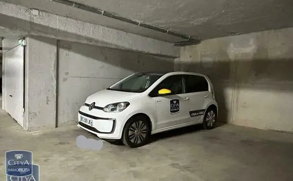 Photo 1 Parking