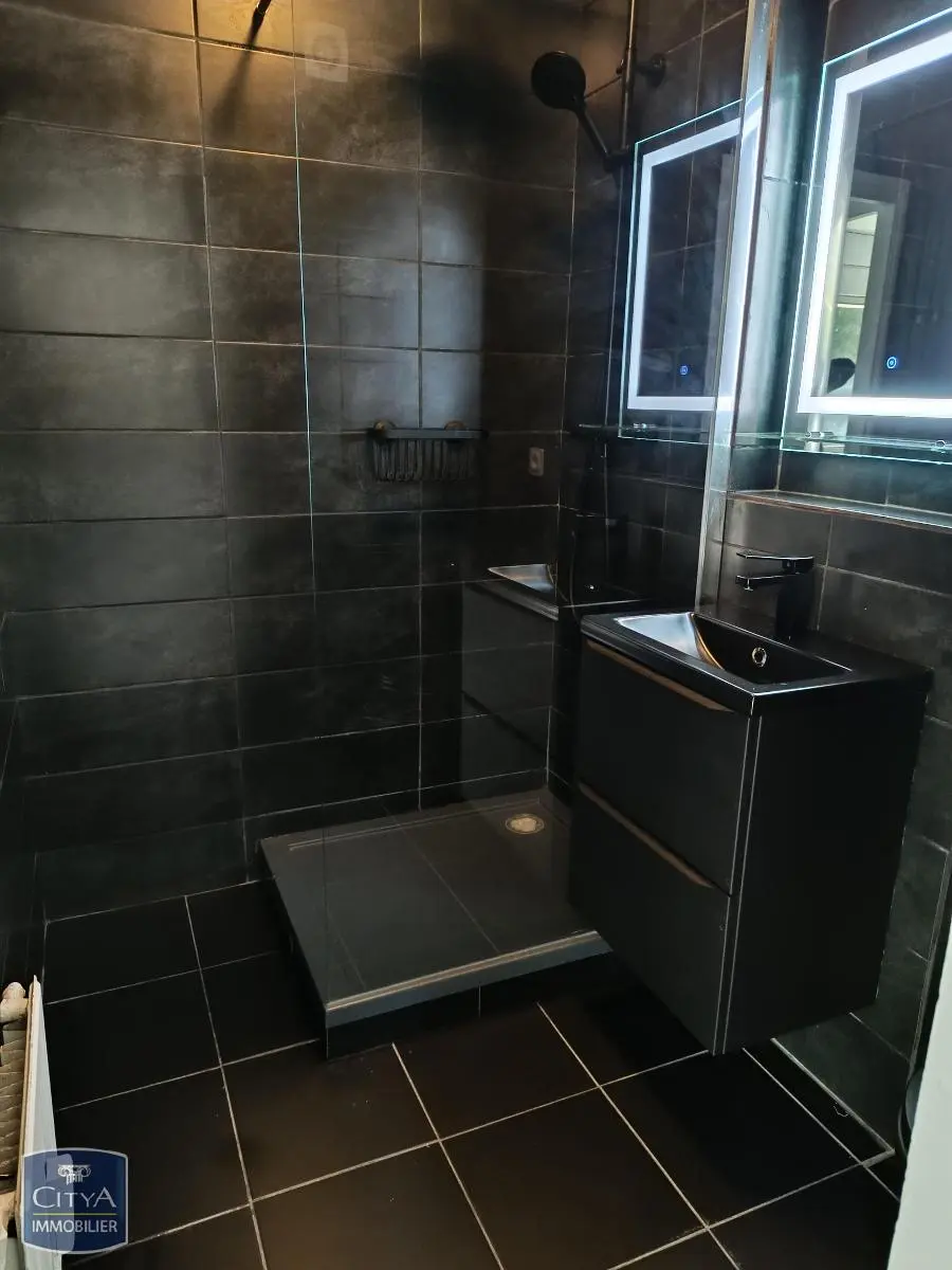 Photo 2 Appartement 1 pièce 24.75m²