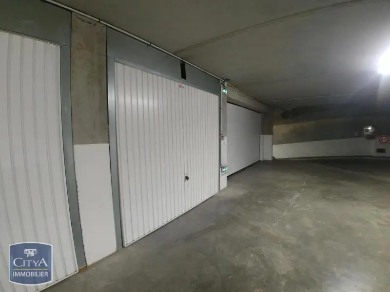 Photo 1 Parking