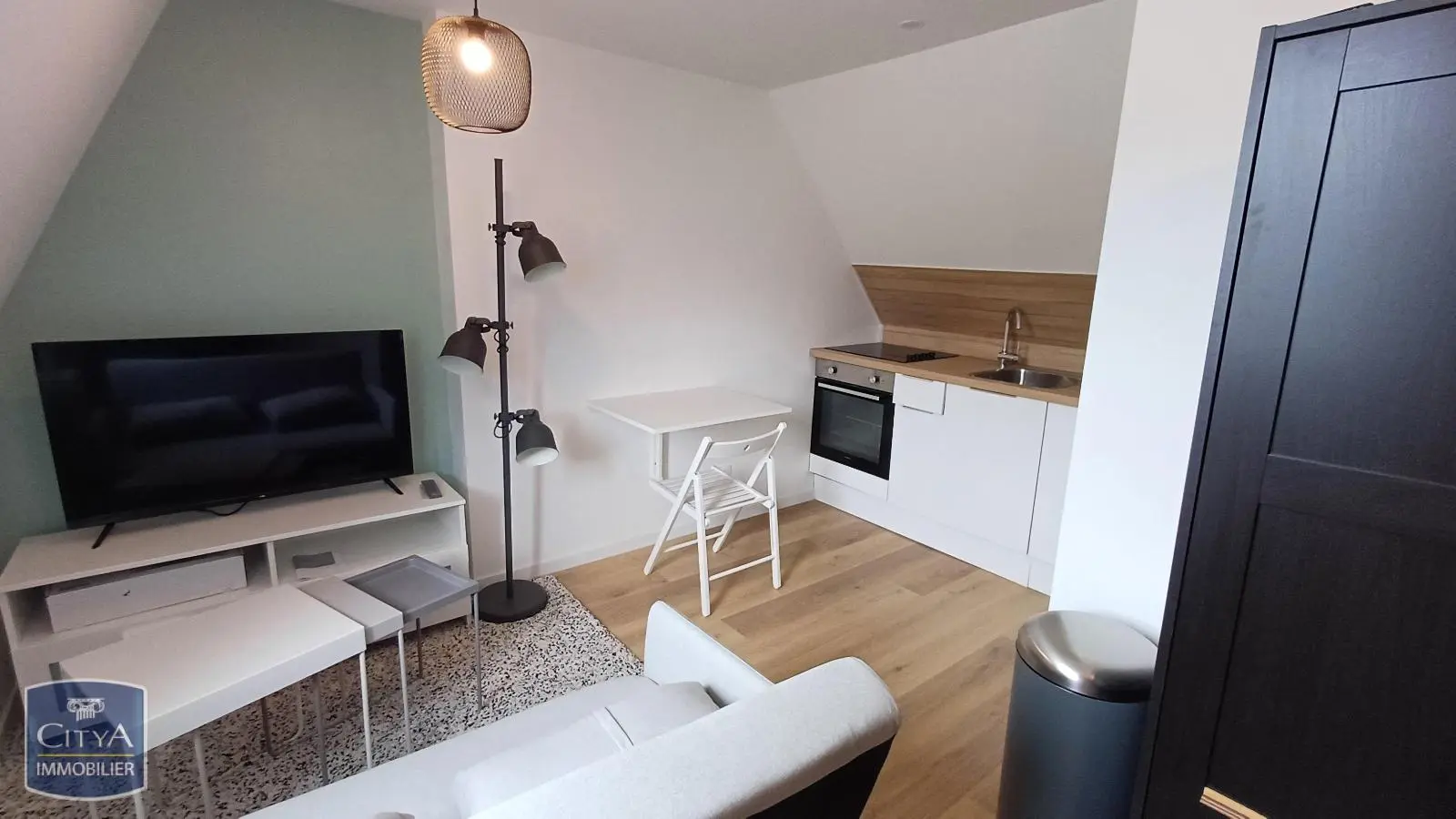 Photo 1 Appartement 1 pièce 11.83m²