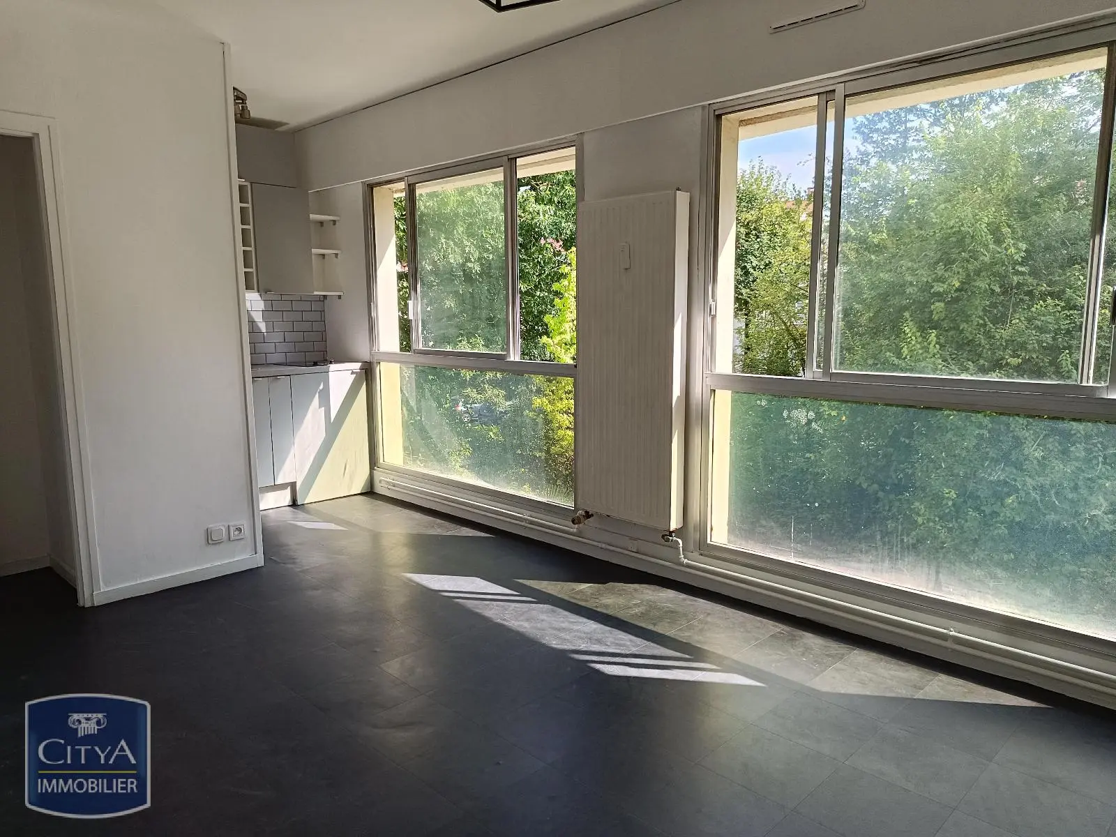 Photo 1 Appartement 1 pièce 24.75m²