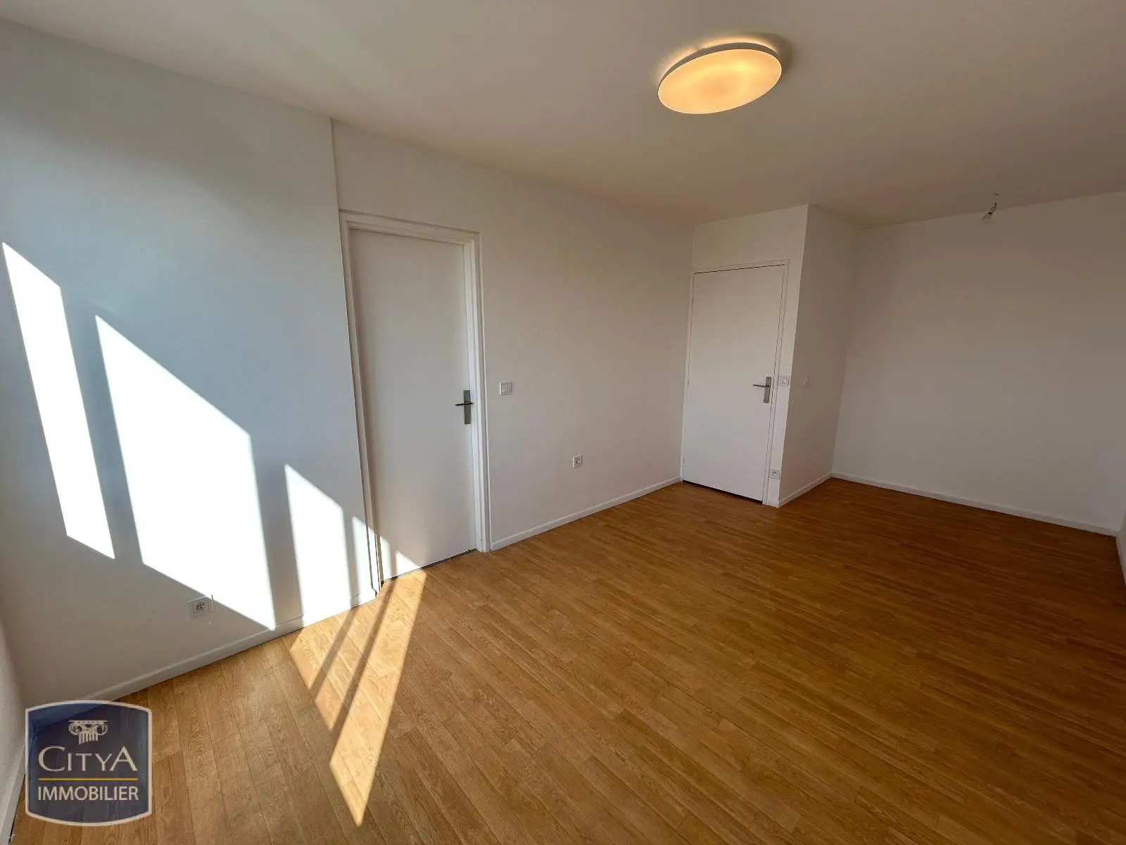 Photo 2 Appartement 1 pièce 31.16m²