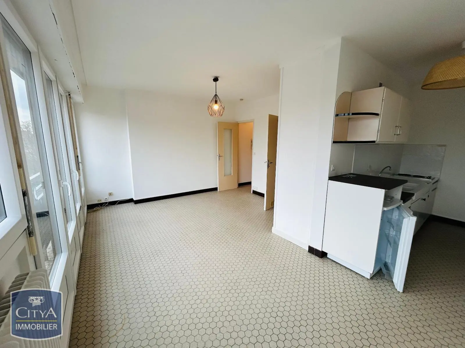 Photo 2 Appartement 1 pièce 28.24m²