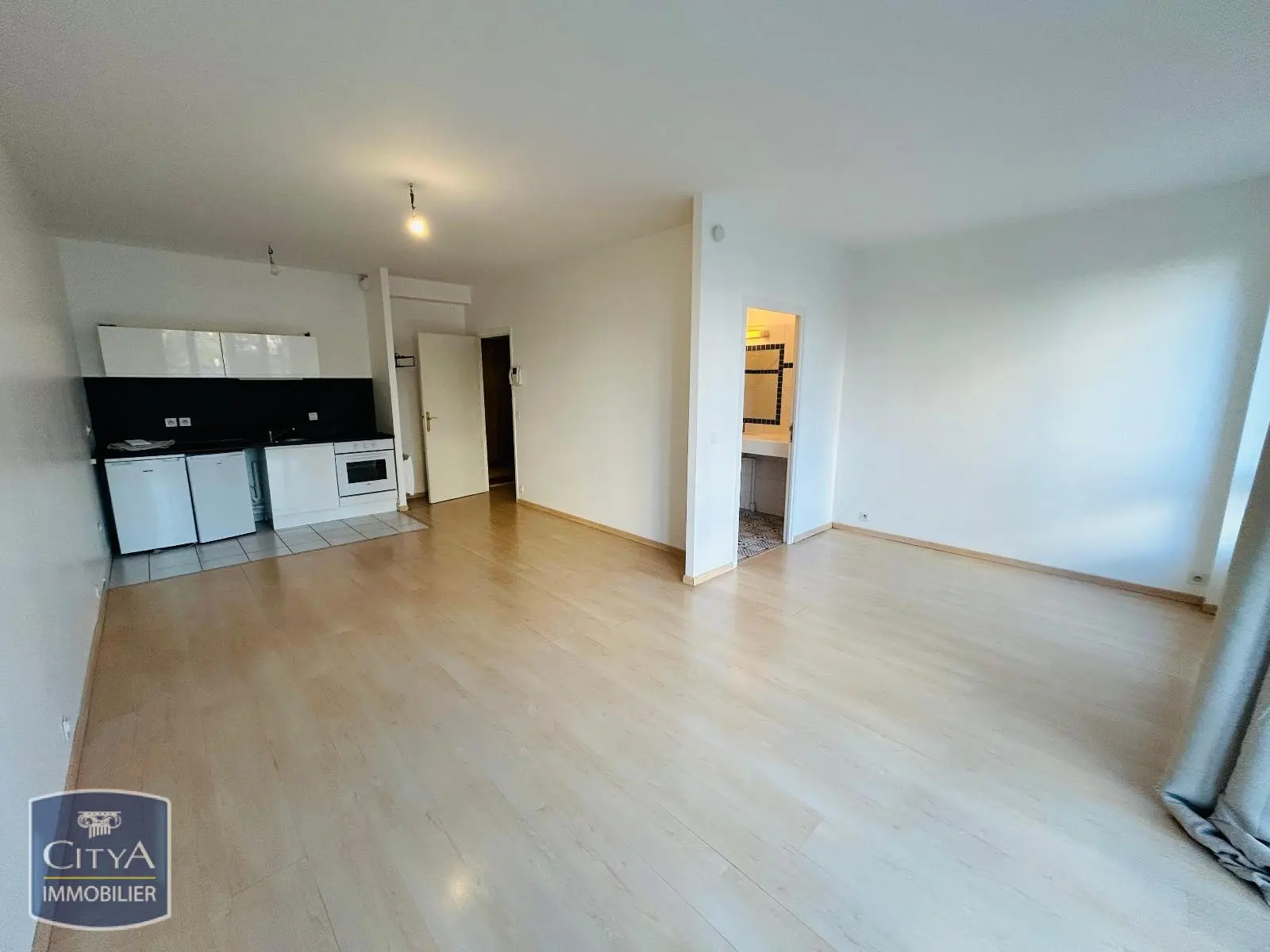 Photo 1 Appartement 1 pièce 37.4m²