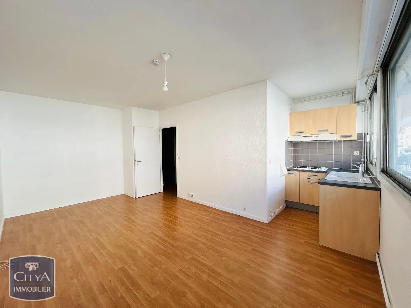Photo 1 Appartement 1 pièce 25.35m²