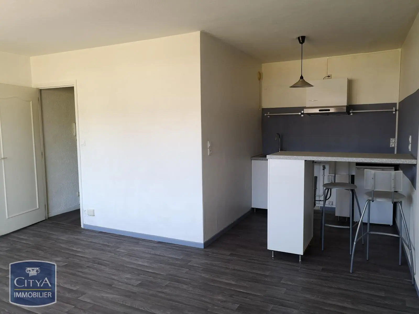 Photo 2 Appartement 1 pièce 30.85m²