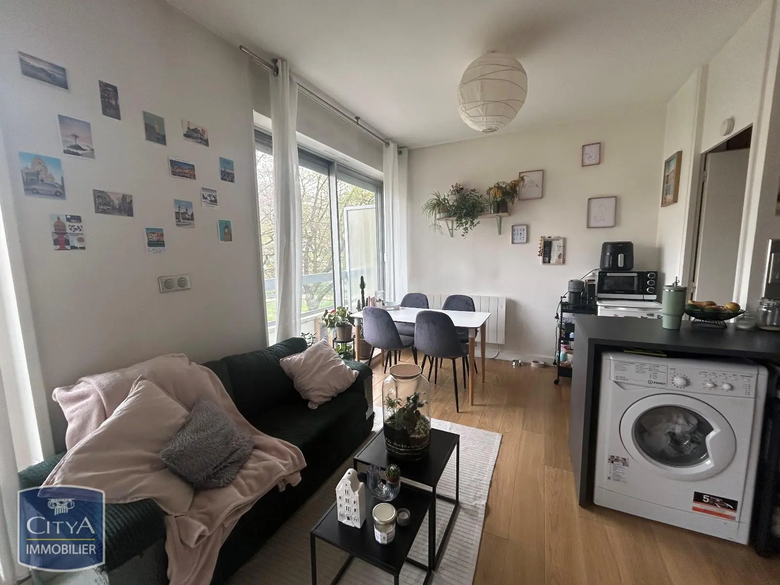 Photo 1 Appartement 1 pièce 28.07m²