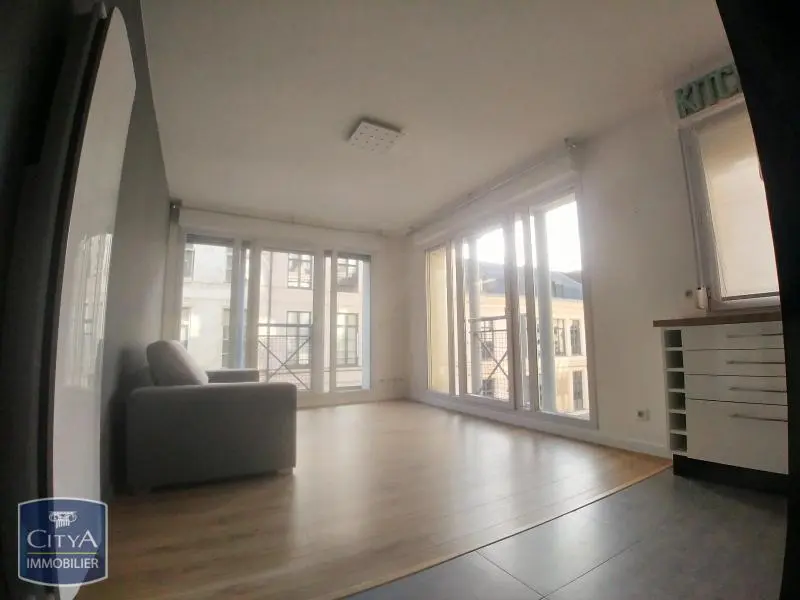 Photo 2 Appartement 1 pièce 22.44m²