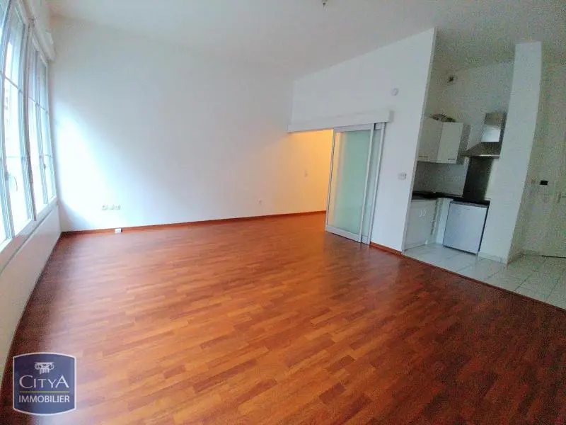 Appartement 2 pièces 45 m² · à Lille · 45 m² · 243 €