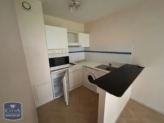 Photo 2 Appartement 1 pièce 33.18m²