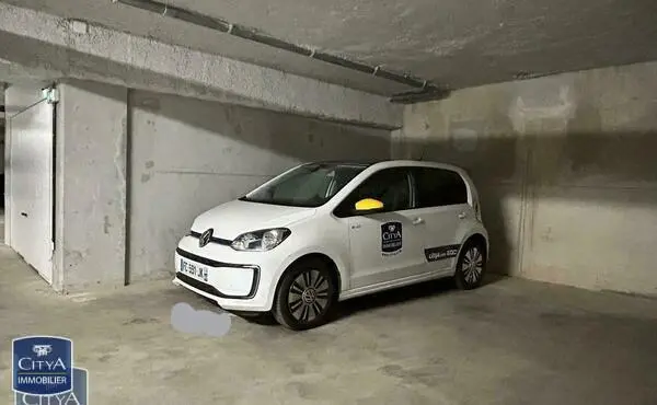 Photo 1 Parking