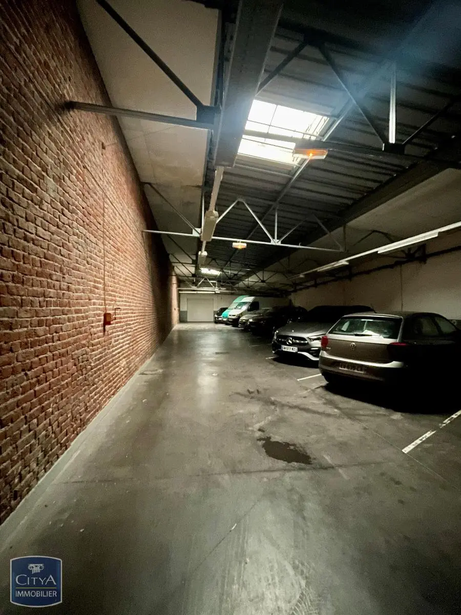 Photo 1 Parking