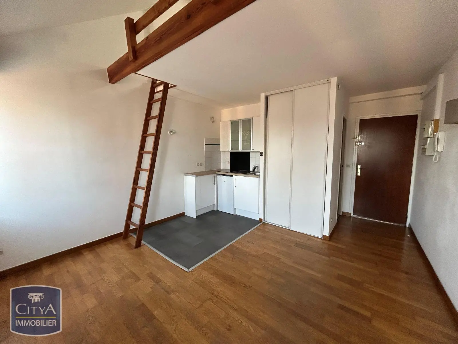 Photo 1 Appartement 1 pièce 20.25m²