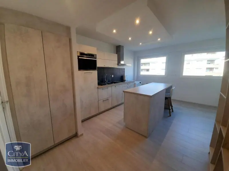 Photo 3 Appartement 1 pièce 31.84m²