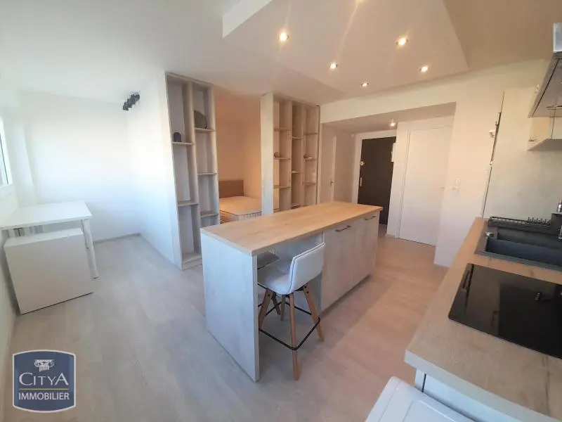Photo 1 Appartement 1 pièce 31.84m²