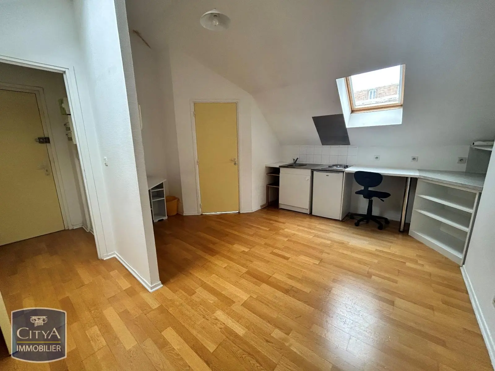 Photo 1 Appartement 1 pièce 19.8m²