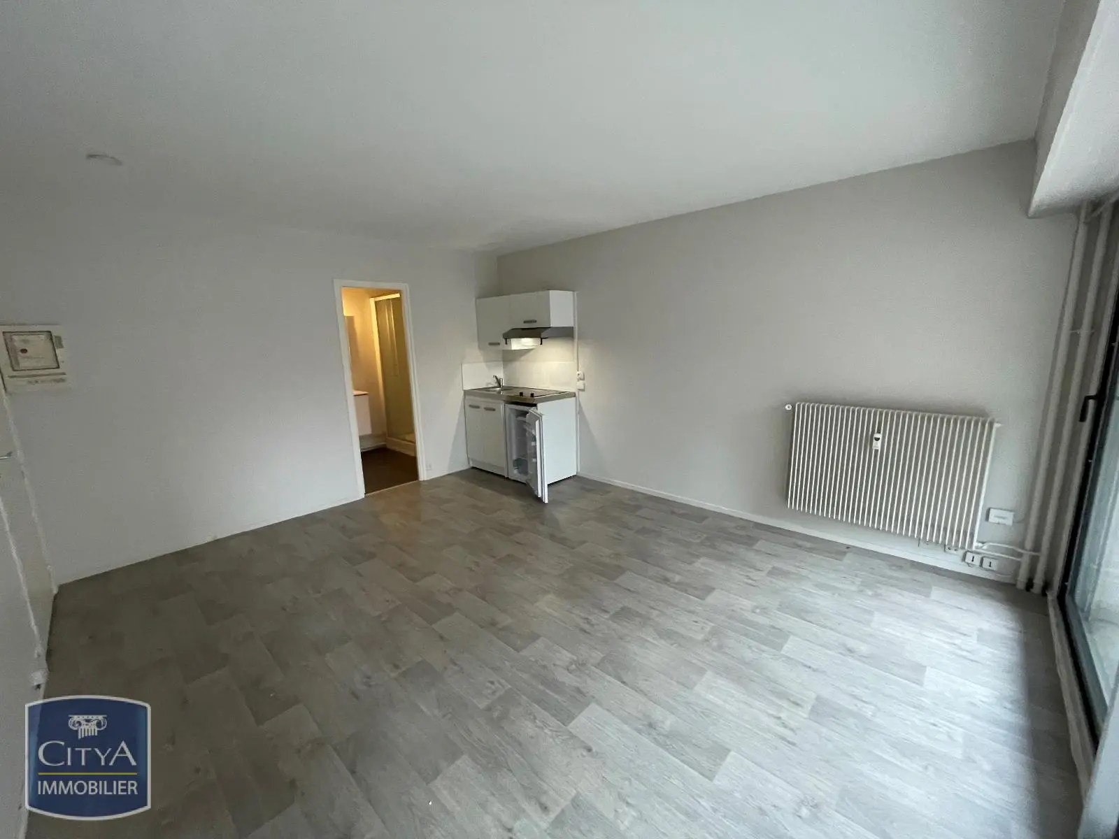Photo 2 Appartement 1 pièce 22.84m²