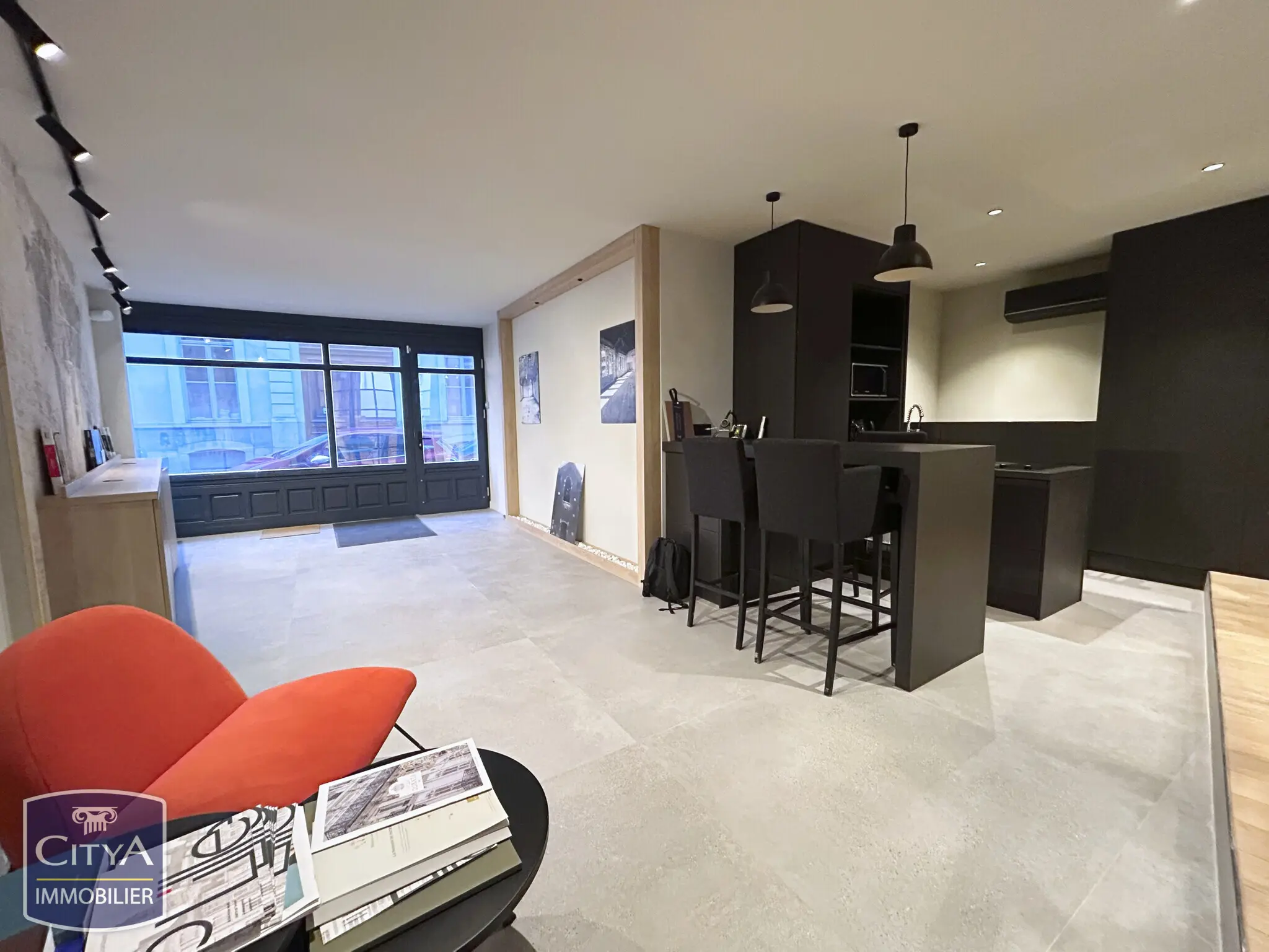 Photo 1 Local Professionnel 55.26m²
