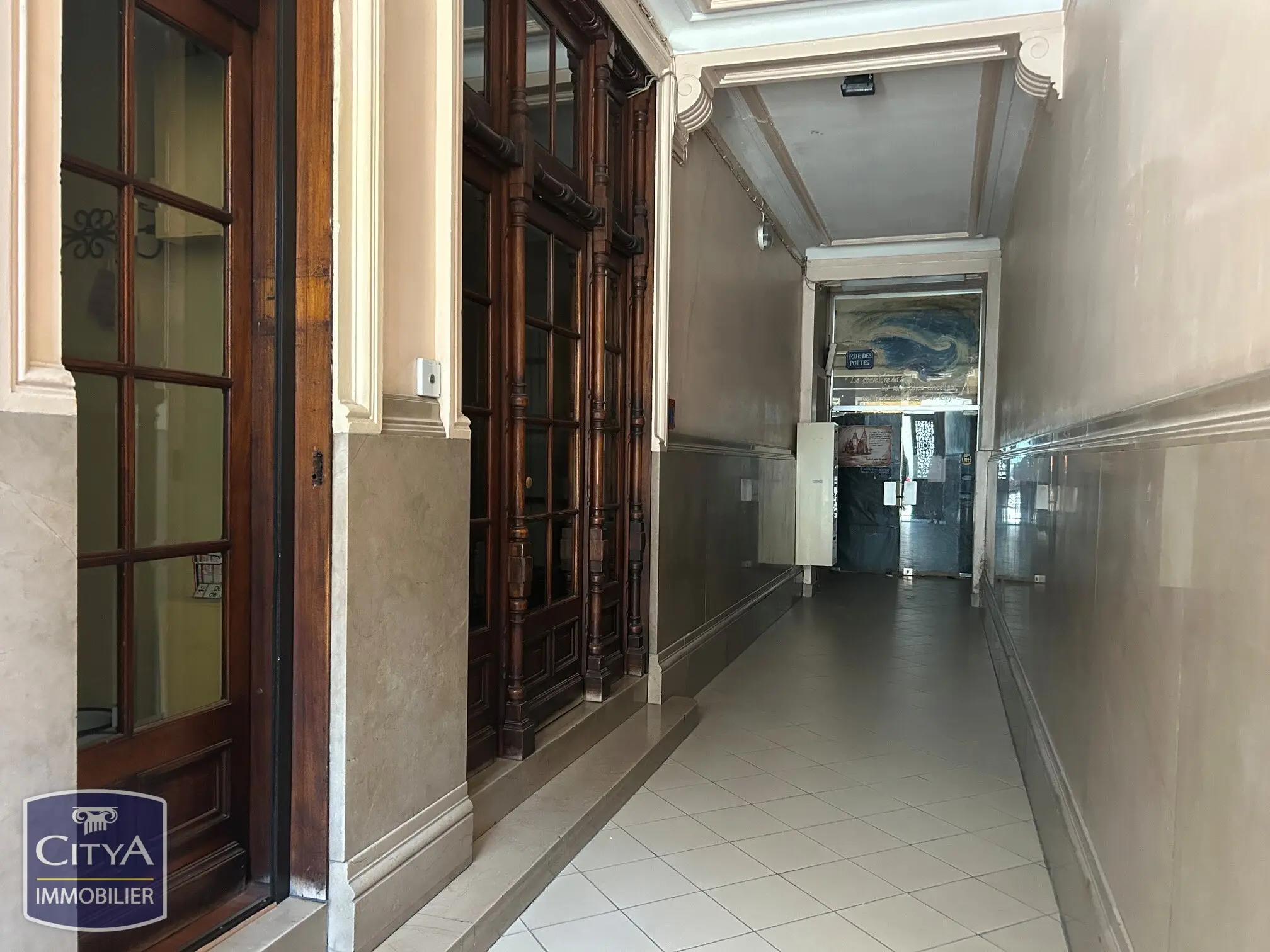 Photo 2 Local Commercial 169.7m²