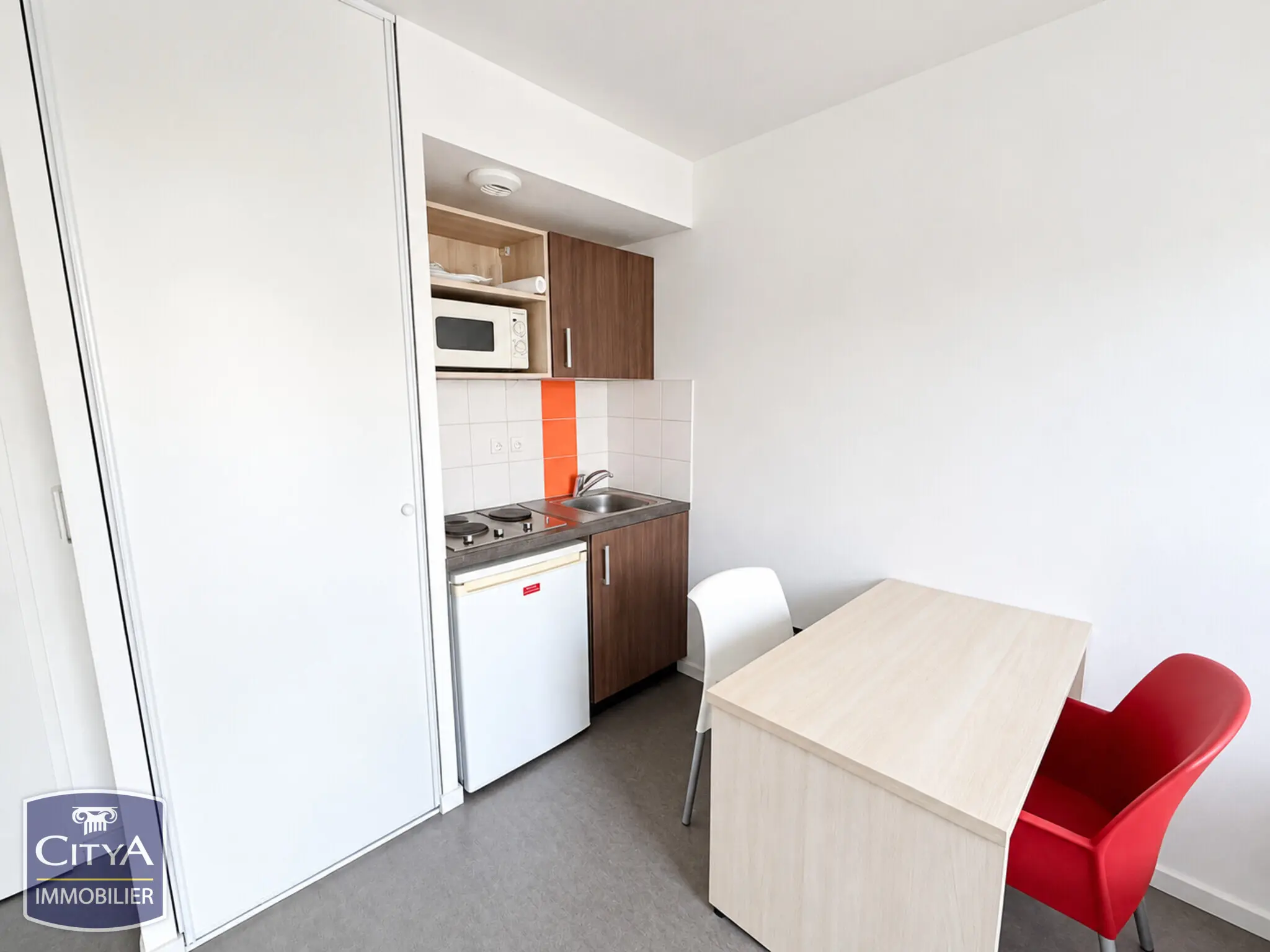 Photo 2 Appartement 1 pièce 21.11m²