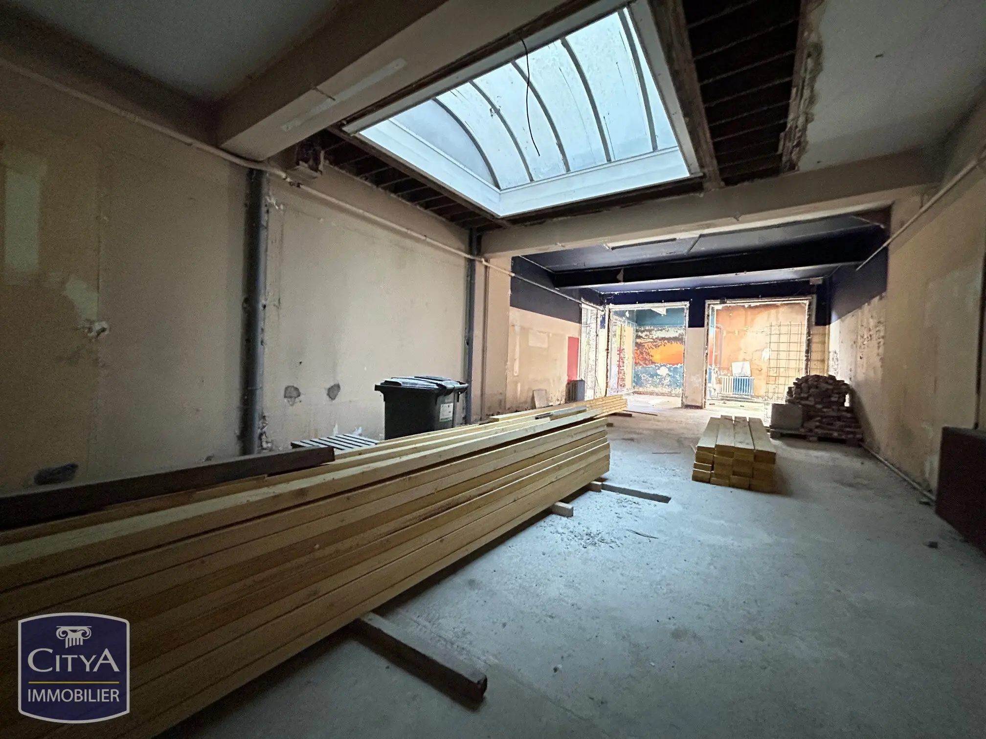 Photo 3 Local Commercial 169.7m²