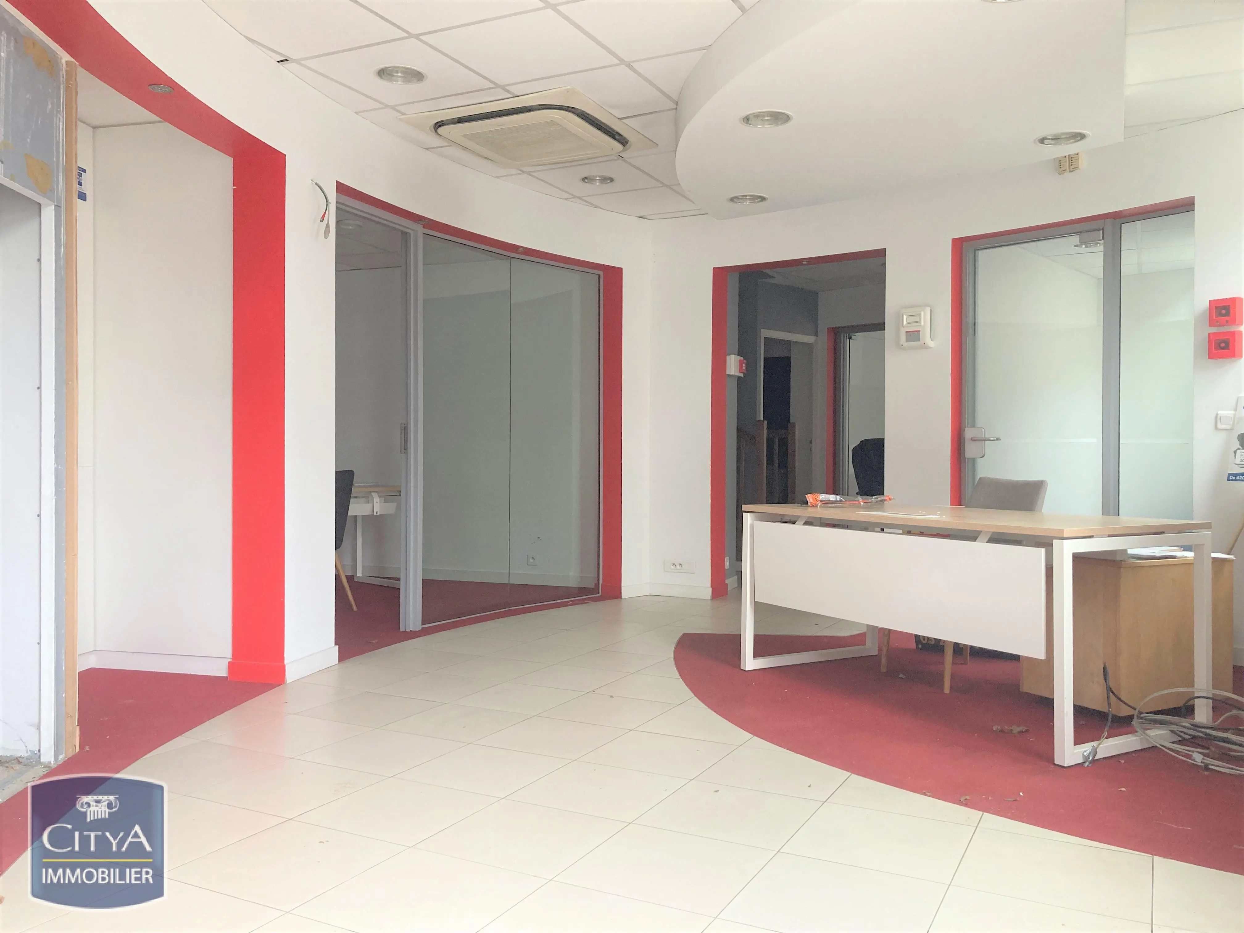 Photo 3 Local Commercial 202m²