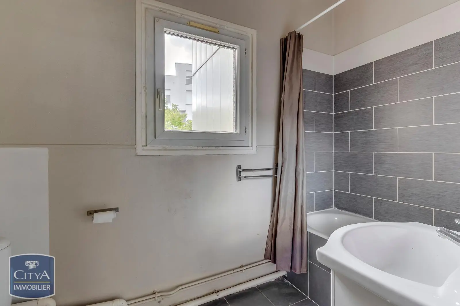 Photo 7 Immeuble 77m²