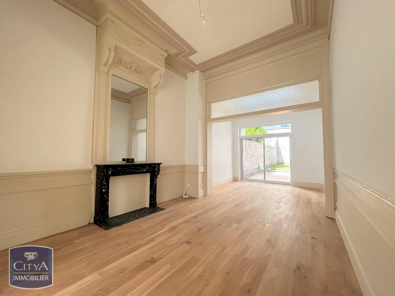 Photo 1 Maison 6 pièces 202m²