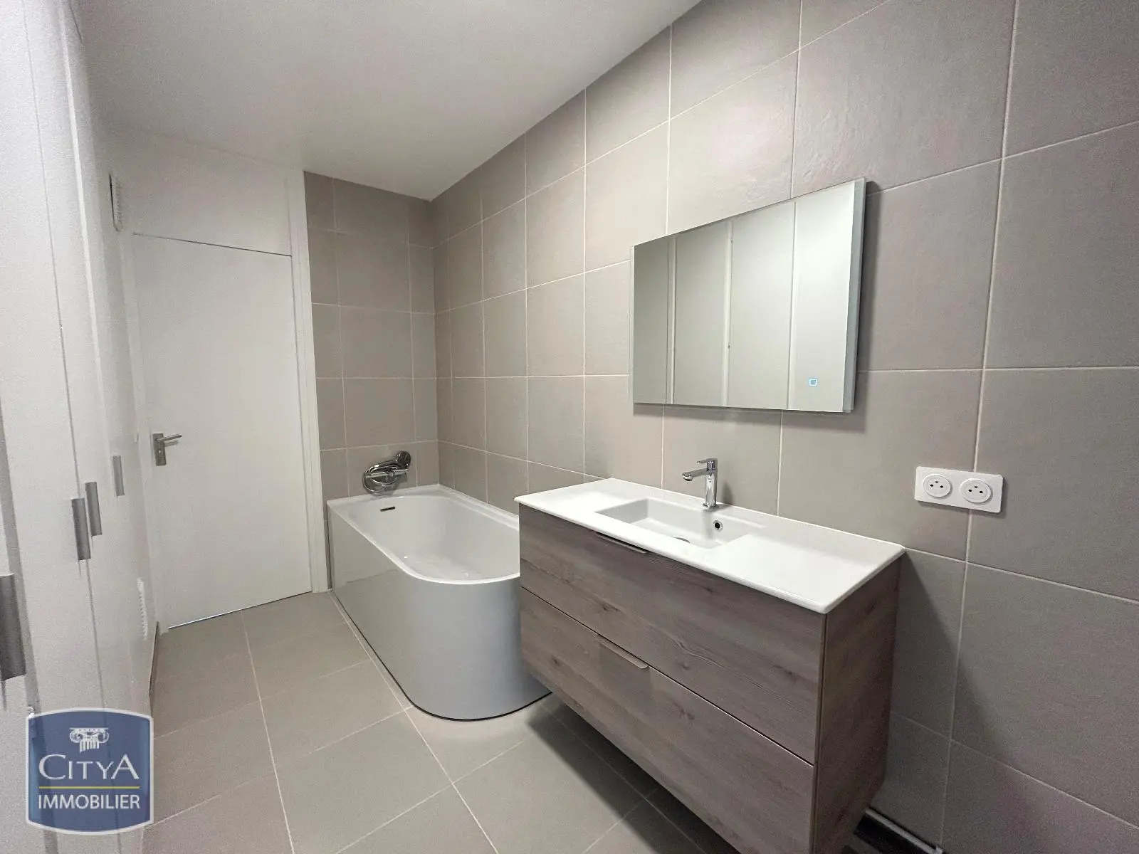 Photo 7 Appartement 5 pièces 152.56m²