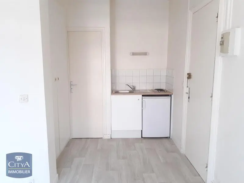 Photo 2 Appartement 1 pièce 14.4m²