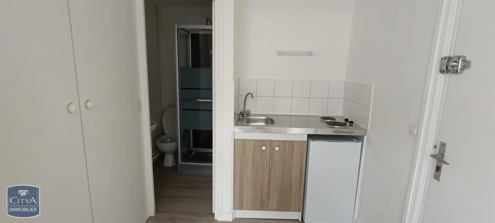 Photo 2 Appartement 1 pièce 14.4m²
