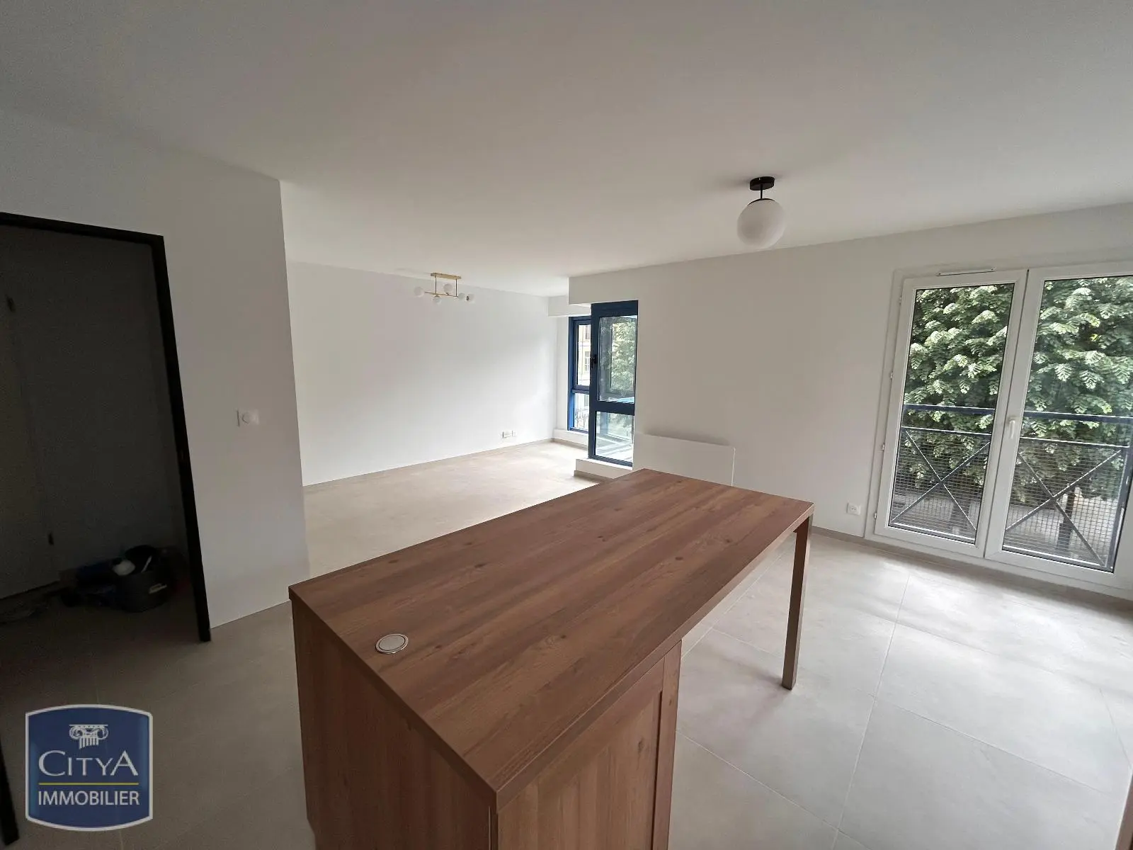 Photo 3 Appartement 4 pièces 91.44m²