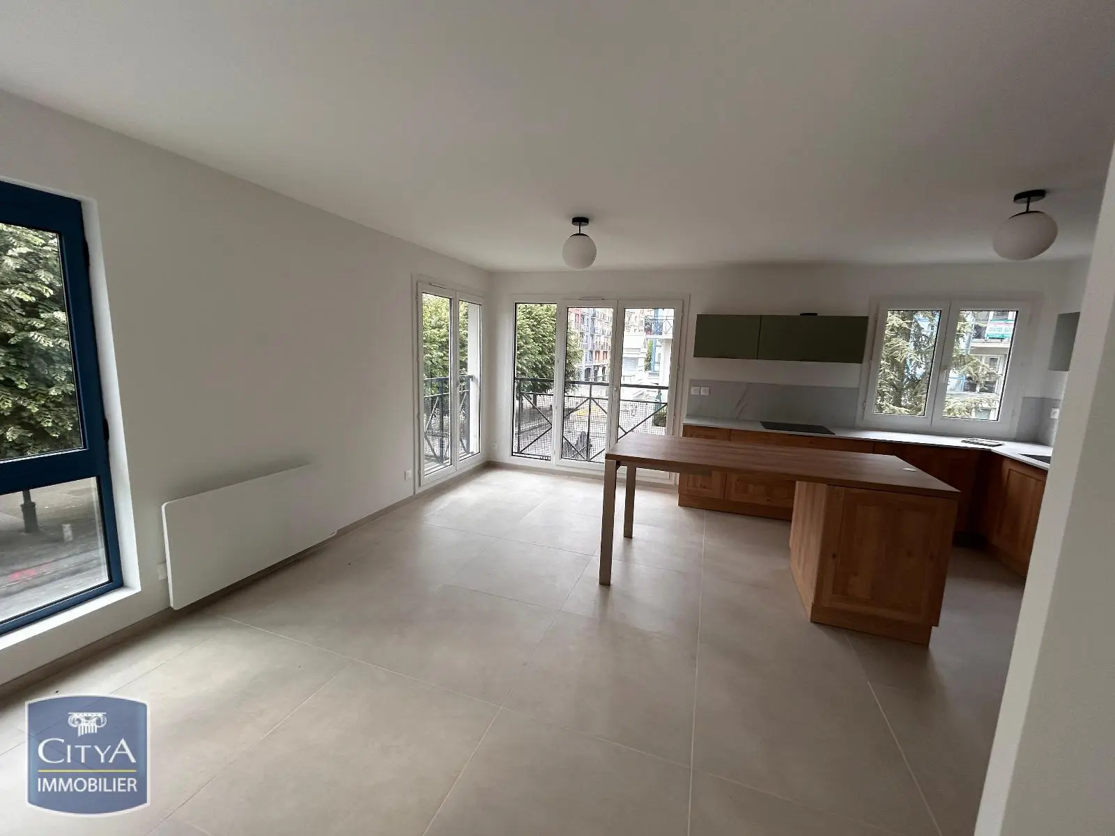 Photo 2 Appartement 4 pièces 91.44m²