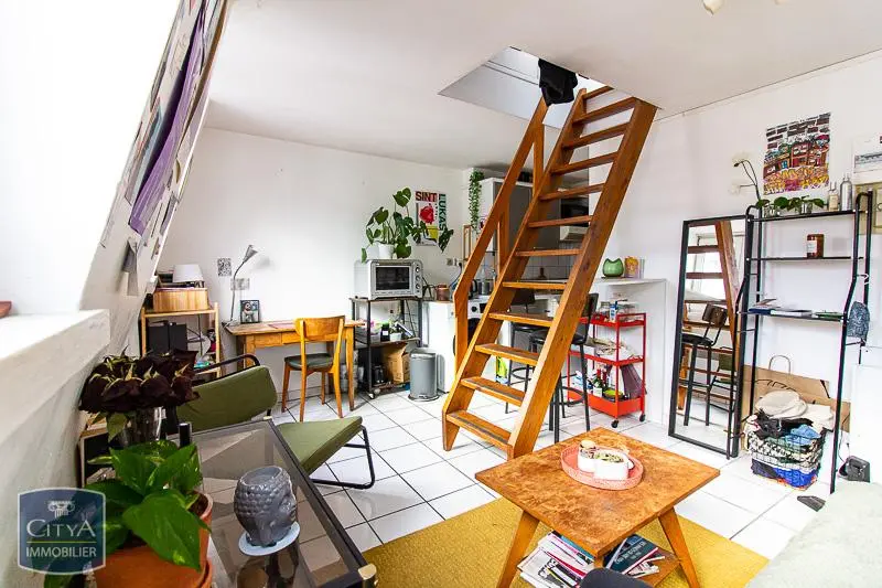 Photo 1 Appartement 1 pièce 21.83m²