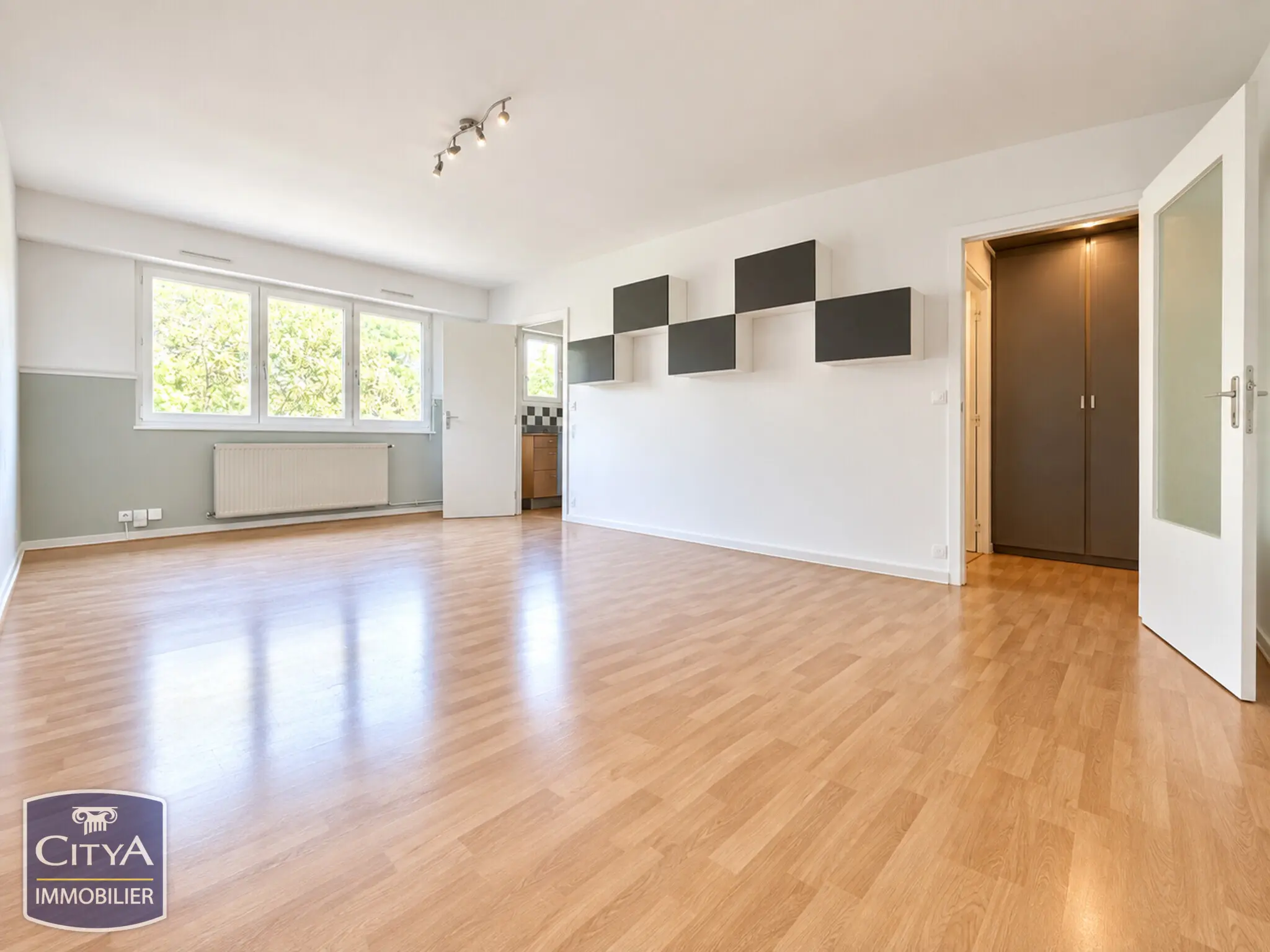 Photo 2 Appartement 1 pièce 34m²