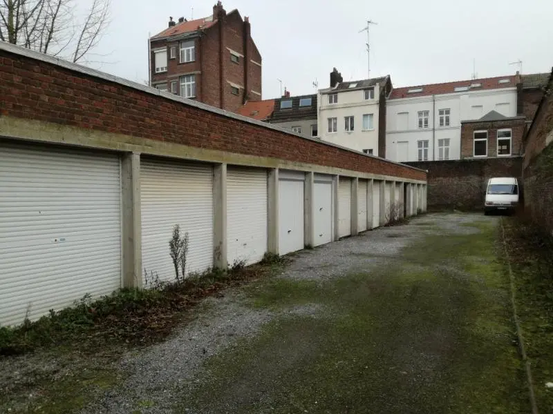 Photo 2 Parking