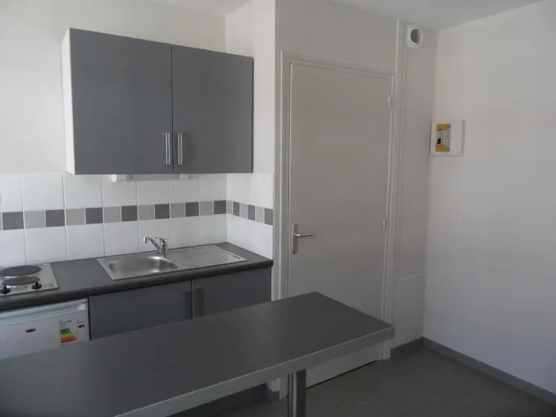 Photo 1 Appartement 1 pièce 21.85m²