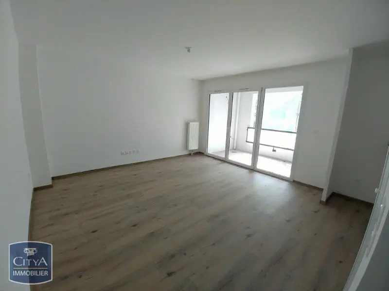 Photo 1 Appartement 1 pièce 31.7m²