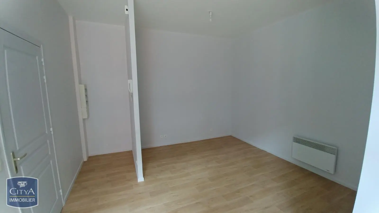 Photo 1 Appartement 1 pièce 24.86m²