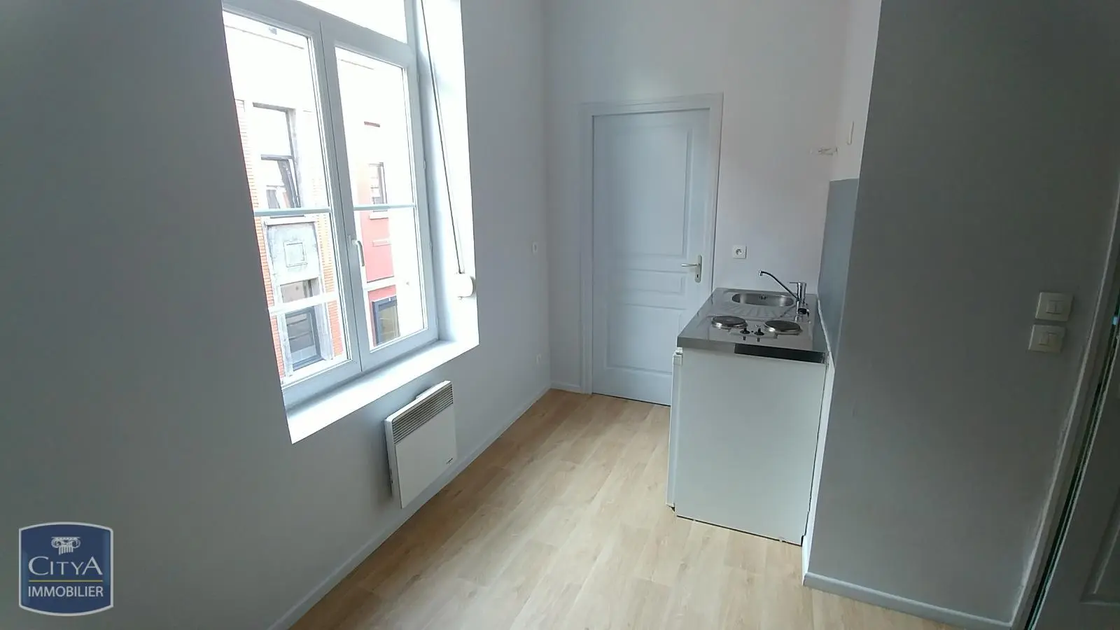 Photo 2 Appartement 1 pièce 24.86m²