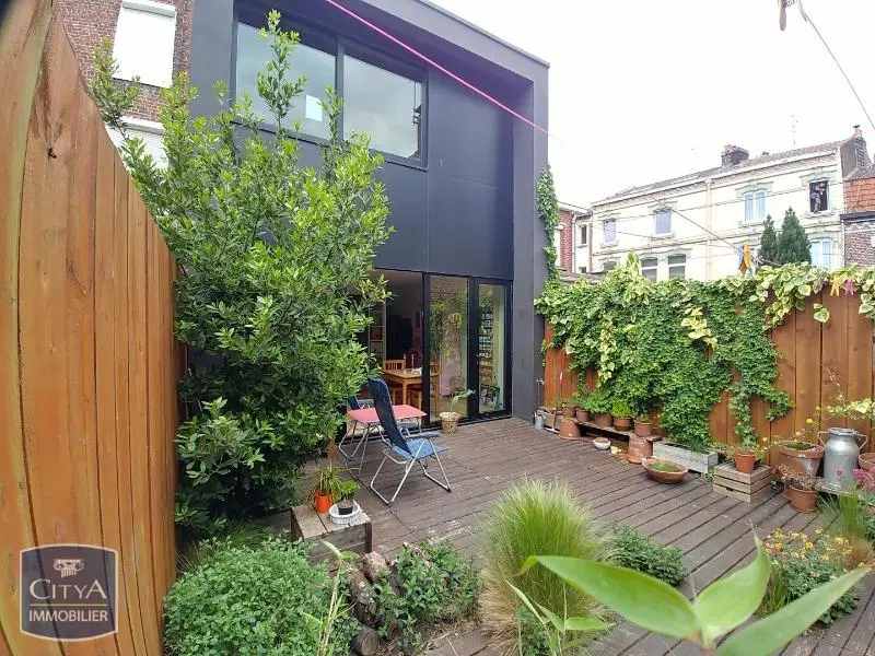 Photo 1 Maison 5 pièces 158.9m²